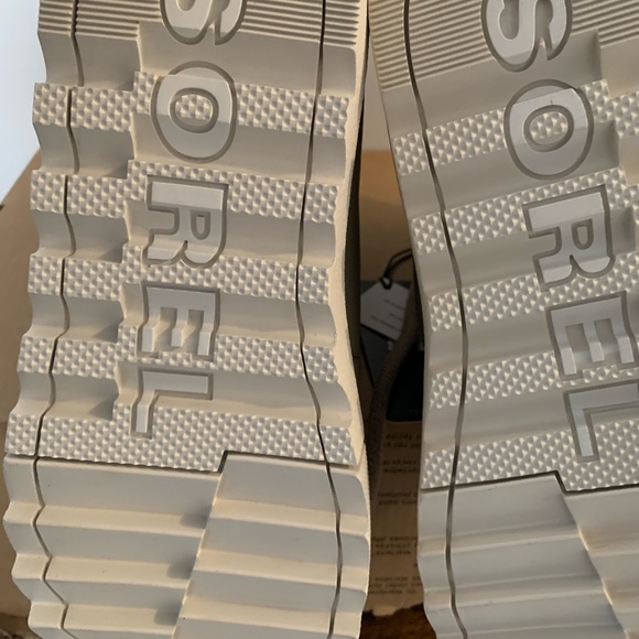 NWT! Sorel Joan of Arctic lite boots - Picture 7 of 10